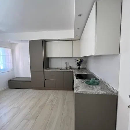 Bert8 Apartment
